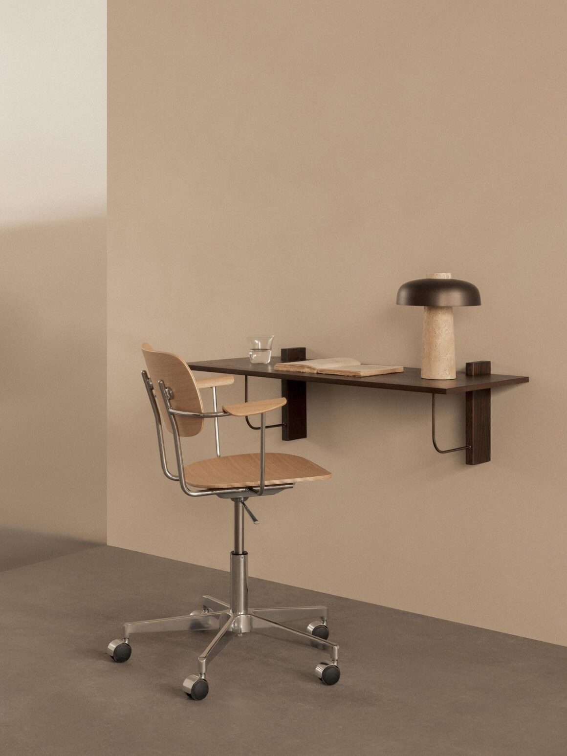 Corbel Desk di Audo